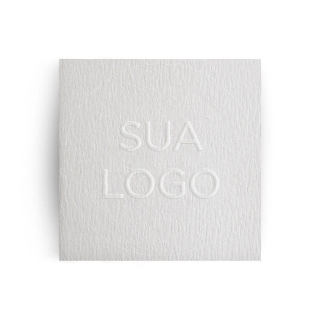 Logo gravada em relevo seco